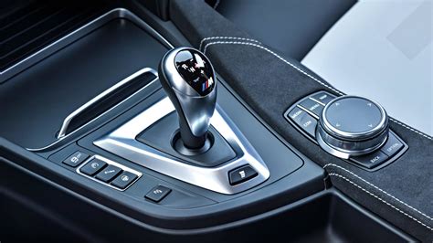 We may earn money from the links on this page. BMW M Teaches You How To Use A Dual-Clutch Gearbox