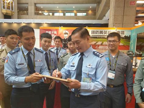 名站推薦 tips：2021年6月24日 已更新失效連結 total 13 ». 我見我思：呂昭隆》空軍家大業大 - 名家 - 言論