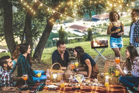 Five Steps to Hosting the Perfect Outdoor Gathering | Avenue Calgary