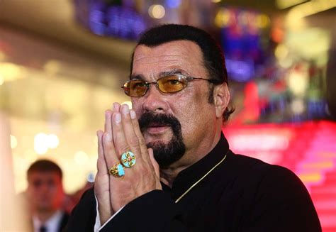 la serbia chiede a steven seagal di addestrare le forze speciali