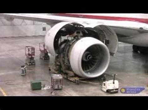 The a340 and the b747 has four engines, where the a330 and b777 have two. Boeing 777 #2 Engine Change What a great job. (With images ...