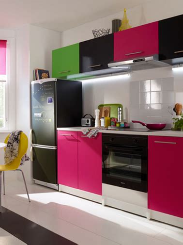 Des produits pour toute la maison : Papier adhesif pour meuble cuisine - Table de lit