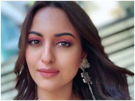 Sonakshi Sinhas Epic Response To A Troll Who Called Her A Buffalo Will