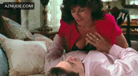 Adrienne Barbeau Nue Dans Shoot Inconnu Topless Nue Cach Jambe The