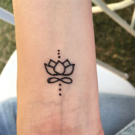 Small Lotus Henna Tattoo Simple Henna Tattoo Henna Tattoo Designs