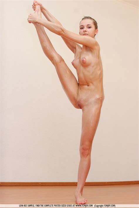 Femjoys Ladislava In Naked Ballet Coed Cherry