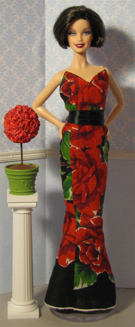 Roses Barbie Doll Dress Made From Vintage Hankie Poupée