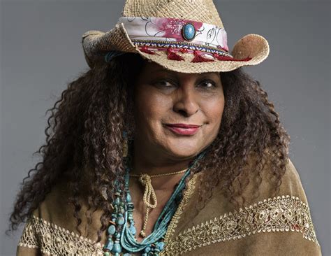 As Pam Grier Celebrates She Finds Peace Off The Grid AP News
