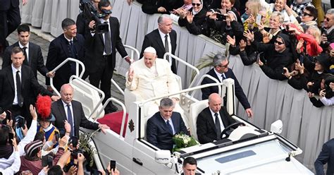 Bagno Di Folla Per Papa Francesco