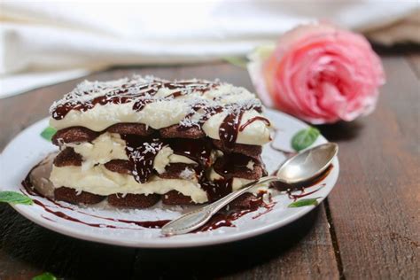 Come fare la torta cremosa ricotta e cioccolato. dolce cremoso di ricotta con pavesini cocco e cioccolato ...