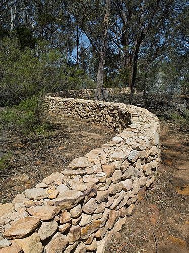 Dry Pack Wall 5 In 2020 Stone Fence Stacked Stone Walls