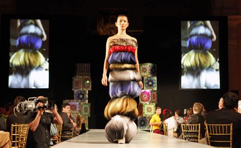 25 Ridiculous Catwalk Outfits That Youd Never Actually Wear Wtf