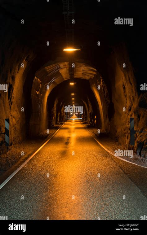Tunnel Cave Hi Res Stock Photography And Images Alamy