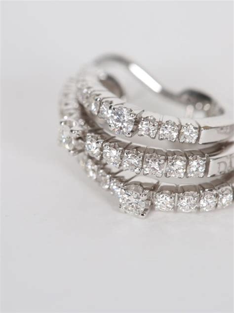 La cupola, i cui lavori durarono ventotto anni, venne terminata nel 1694, con messa solenne. Damiani - Notte Di San Lorenzo 18kt White Gold Diamond ...