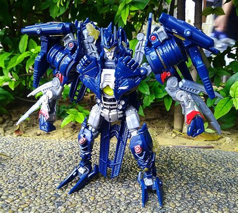 Ship from the us to malaysia myus com. Got this bizarre second-hand ROTF deluxe Soundwave for ...