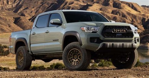2025 Toyota Tacoma Seen In Patent Images Design Technology To Show