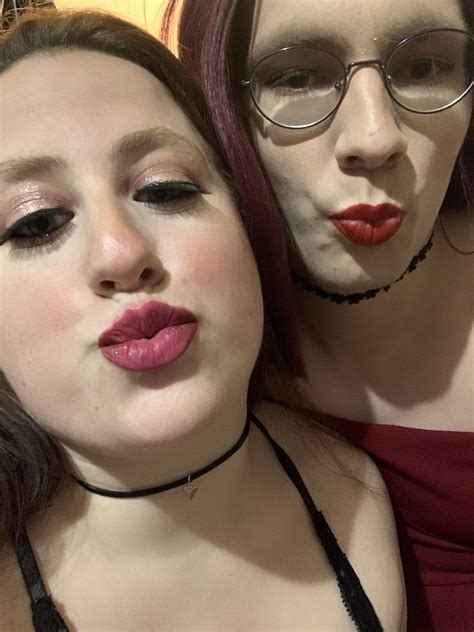 I got to dress up with my girlfriend for the first time 🥰 : r/crossdressing