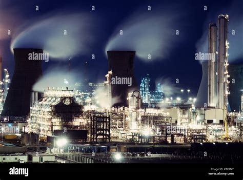 Petrochemical Complex Grangemouth Scotland Uk Stock Photo Alamy