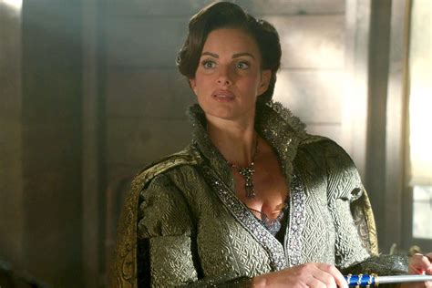 Once Upon A Time Gabrielle Anwar On Villainous Lady Tremaine Turn