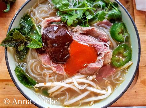 Ph B T I Savory Vietnamese Beef Noodle Soup With Sirloin Steak And