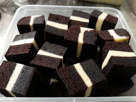 Resepi & cara membuat topping coklat leleh ( 4 bahan sahaja) | mudah dan ringkas. Step By Step Resepi kek coklat moist cheese leleh kukus ...