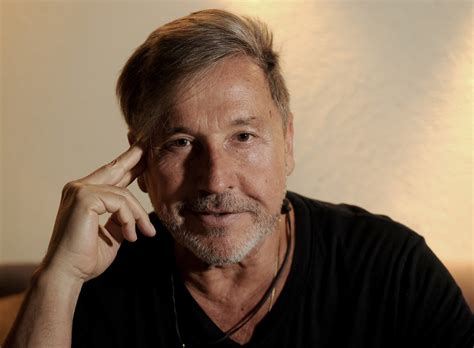 Since starting his career in the late 1970s, he has already released more than 24 albums, and many successful singles. El video de Ricardo Montaner antes del show por Venezuela ...