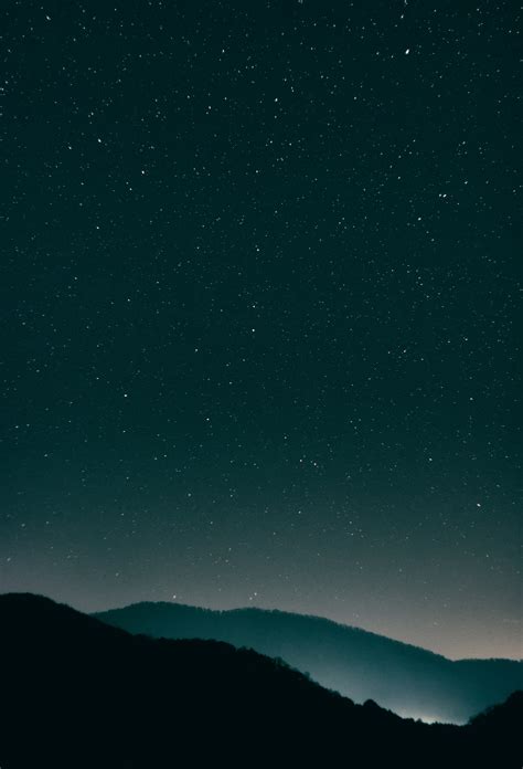Papel De Parede Céu Estrelado Montanhas Noite Radiação 3680x5410