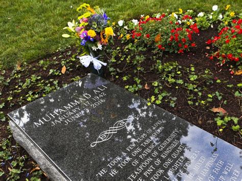 Muhammad Alis Gravesite Is At Cave Hill In Louisville See The Photos