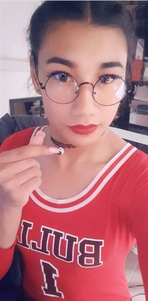 Wearing Glasses Tgirls Shemale Crossdressers Transgender Workout