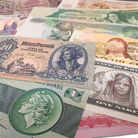 Buy World Paper Money The 12 Most Beautiful Banknotes In The World