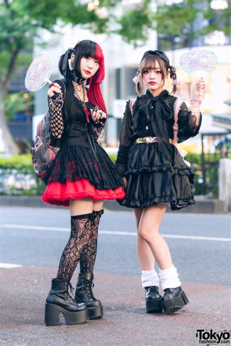 Tokyo Fashion Japanese Gothic Looks By 17 Year Old Remon And 20 Year Old Yunyun On The Street In Har