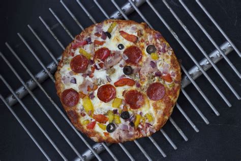 What temperature do you cook pizza on a stone? Viola Family: How Long Cook Frozen Pizza