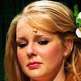 Chantal janzen is a dutch actress, singer and tv presenter. Chantal Janzen's Husband + Relationships, Exes & Rumors (2021)