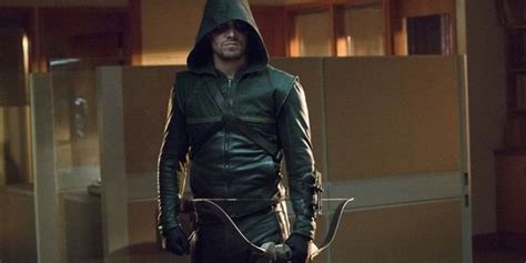 Why Is Stephen Amell Wearing His Original Arrow Costume Cinemablend