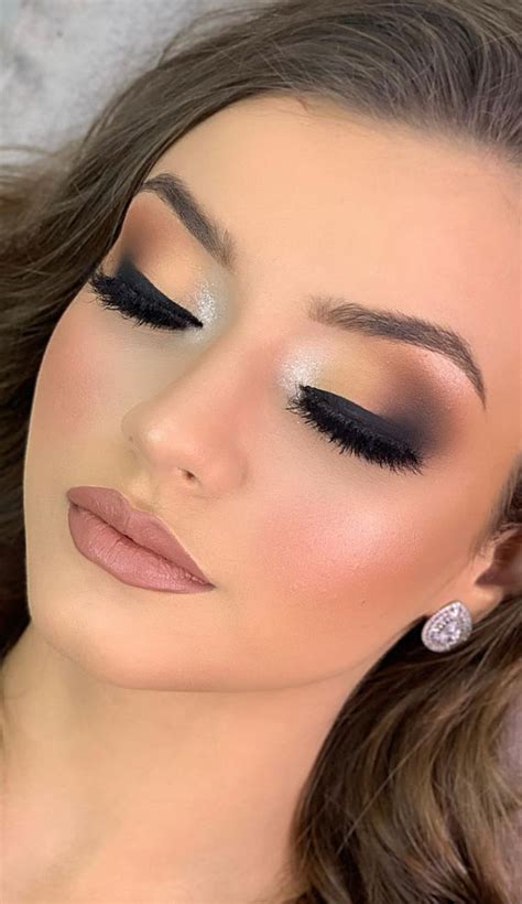 Beautiful Makeup Ideas That Are Absolutely Worth Copying Neutral Smokey Makeup Look