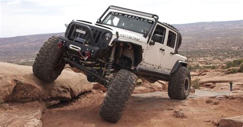 15 Mighty 4x4 Suvs That Can Climb A Mountain