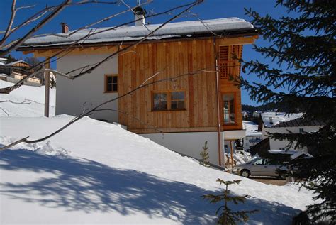Aziende leader produttrici di case in bioedilizia e strutture prefabbricate in legno nella tua zona. Una casa di montagna in Trentino | Woodbau