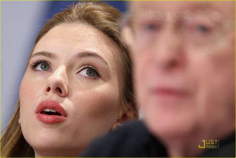 Scarlett Johansson Perks Up Peace Prize Ceremony Photo 1592251