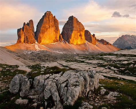 Le Tre Cime Di Lavaredo Dolomiti Italy Sunrise The First Sun Rays