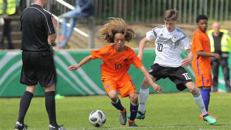 How good is xavi simons at psg? Xavi Simons Closes in on Paris Saint-Germain Move After ...