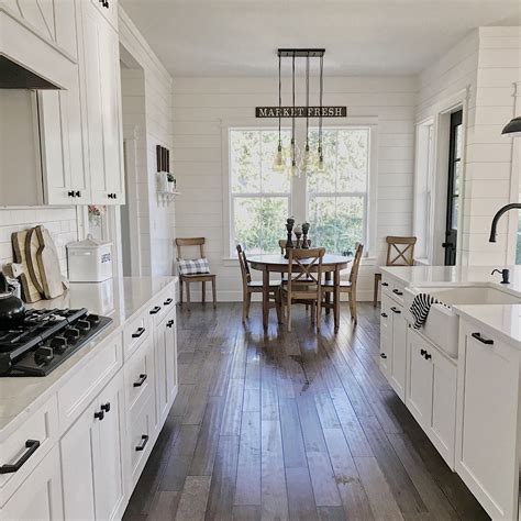 Shaker cabinets painted white or gray are also popular in modern kitchens as they give off a light and airy feel that many contemporary homeowners seek. White kitchen, modern farmhouse kitchen, Dream kitchen ...