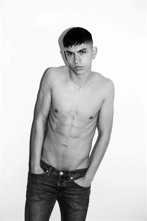 Stars ben barnes and archie renaux and showrunner eric heisserer share some key details about season 1 of the show based on leigh bardugo's book series — and their hopes for season 2! Archie Renaux - famousmales