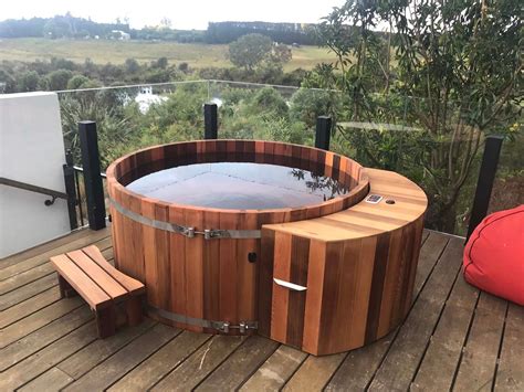 Small Round Electric Package Cedar Hot Tub