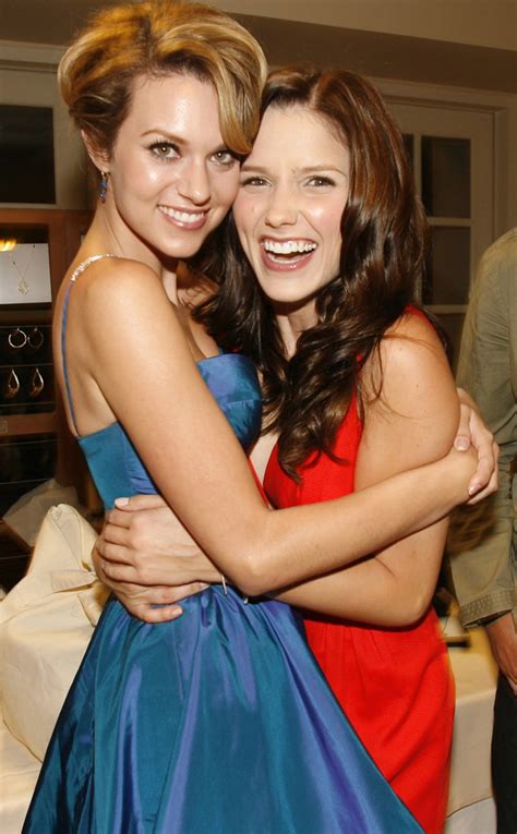 Sophia Bush Lashes Out Over One Tree Hill Convention In Defense Of Hilarie Burton E News