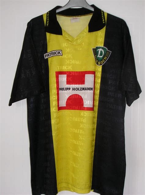 Dynamo dresden football shirts, kits and gifts. Dynamo Dresden Home football shirt 1996 - 1997.