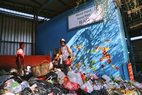Surabayas Community Led Approach To Waste Management Global Covenant
