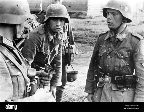 German Soldiers On The Eastern Front 1942 Stock Photo Alamy
