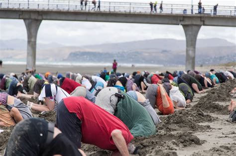 New Zealanders Bury Heads In Sand Just Like Their Government 350