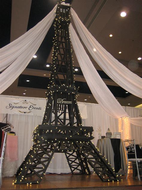 How Awesome Would This Be An Eiffel Tower Decoration Fiestas De