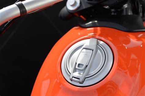 Ducatiscramblersixty2smalldet11 Actu Moto